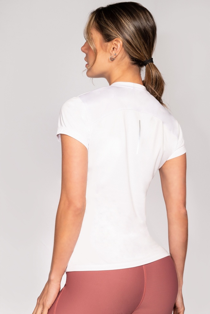 CAMISETA HYDRO CUELLO V CORTE ESPALDA